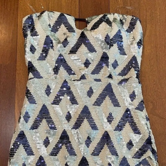 Sequin dress - Picture 1 of 7